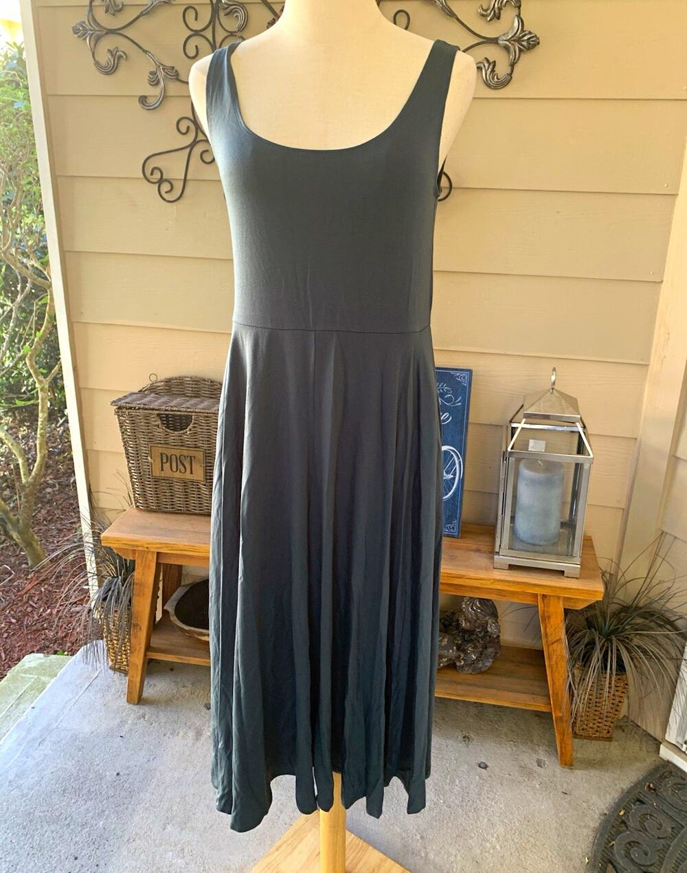 Women's Quince Dark Olive Sleeveless Midi Tercel Stretch Size L